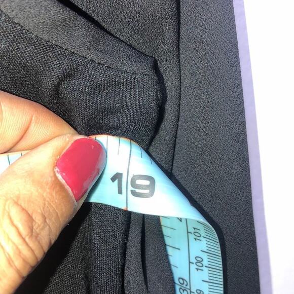 DR2 Daniel Rainn Roll Tab Pleated Tunic V-Neck Blouse Black Size Small - Picture 12 of 14